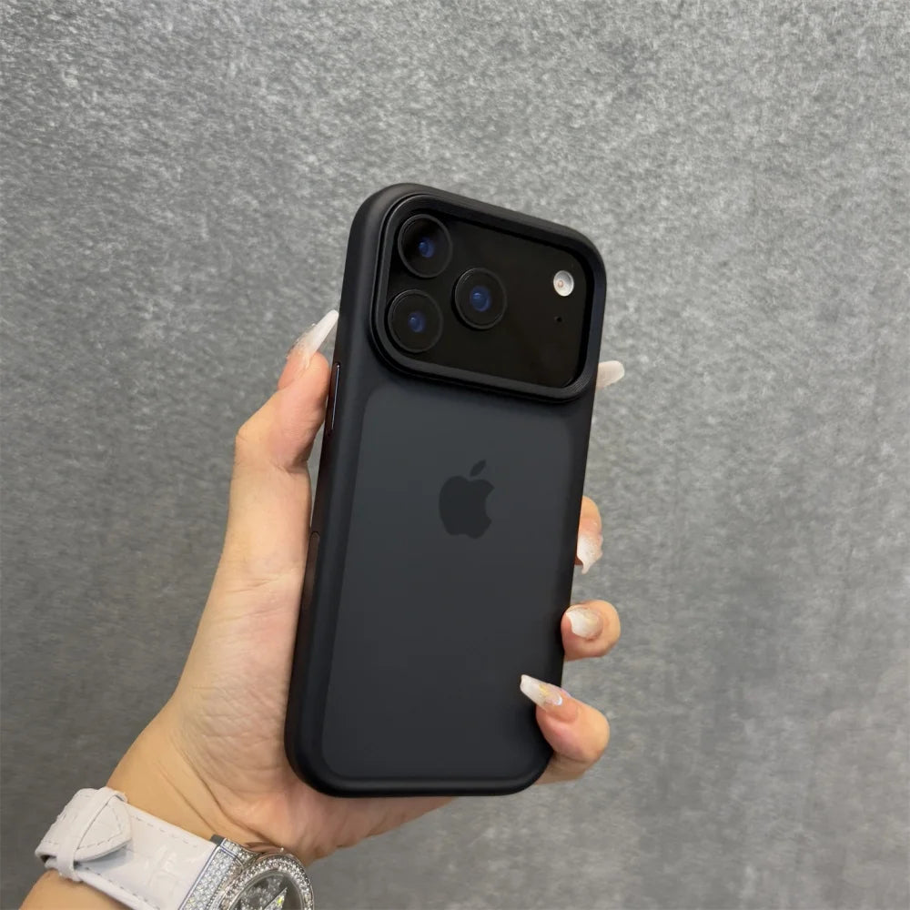 Matte, transparente Hülle mit Metallknöpfen für iPhone 17