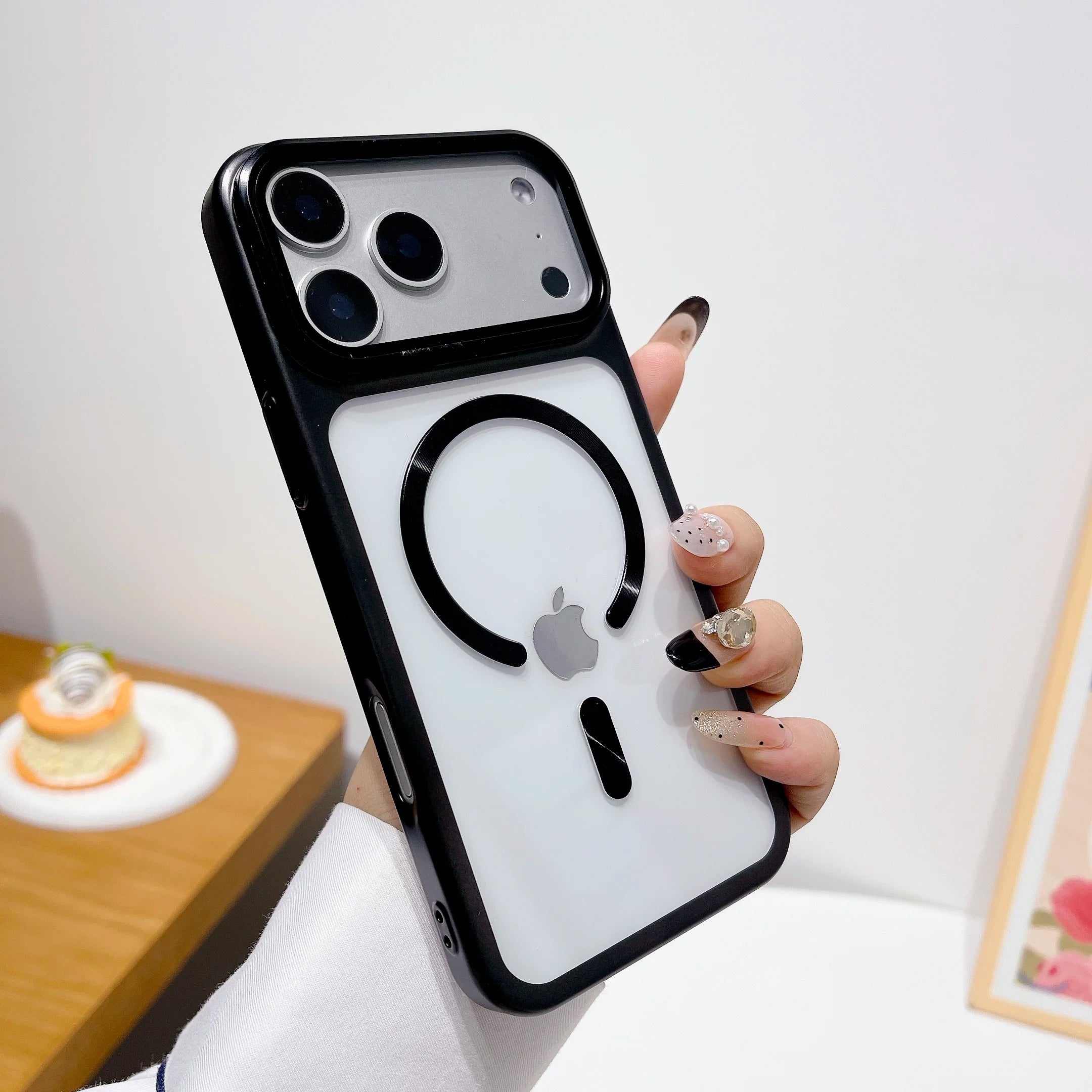 Stoßfeste, transparente Magnethülle für iPhone 17