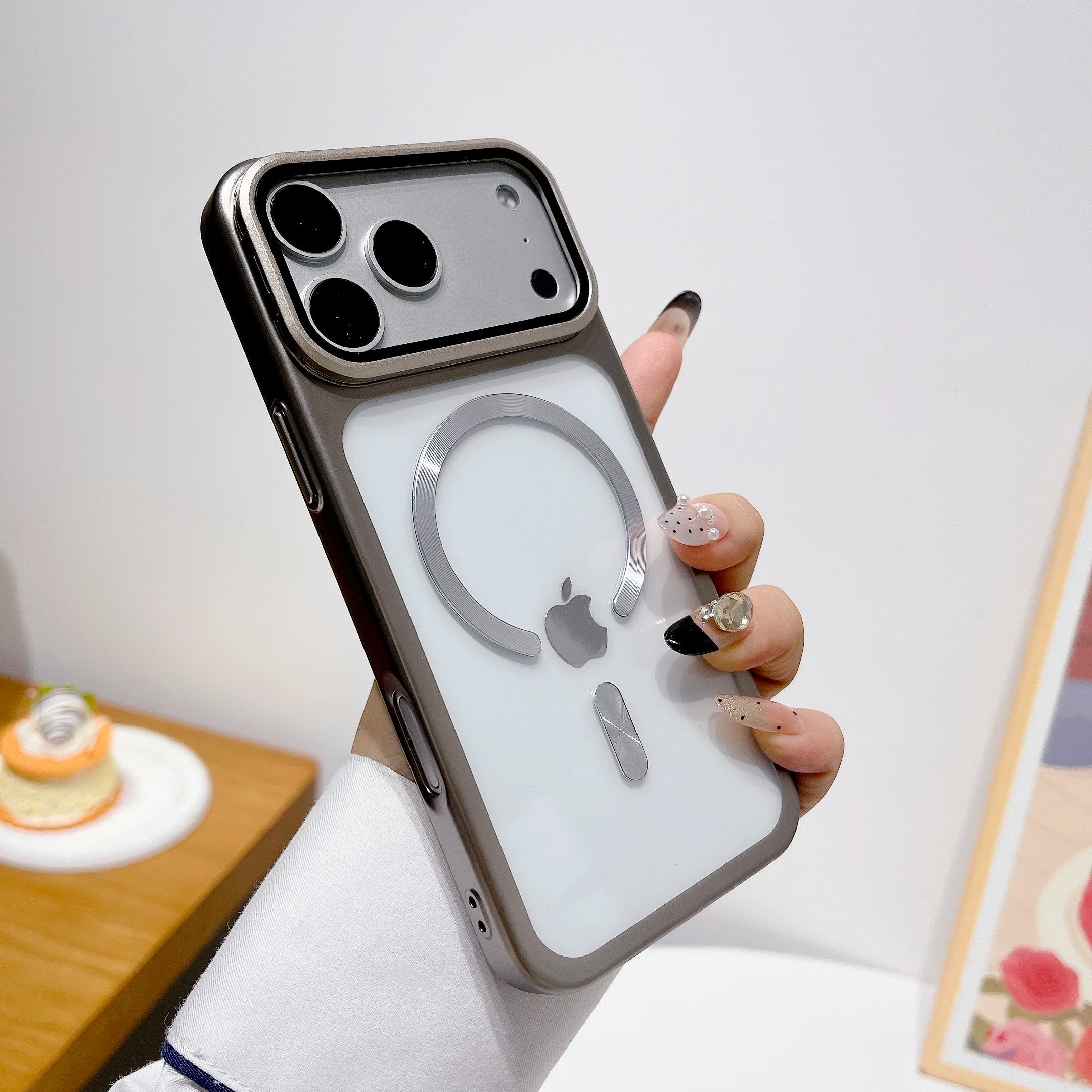 Stoßfeste, transparente Magnethülle für iPhone 17