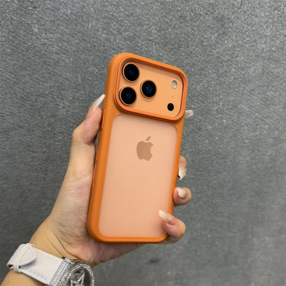 Matte, transparente Hülle mit Metallknöpfen für iPhone 17